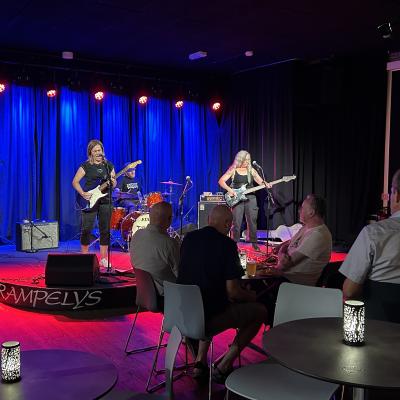 05.09.2024 Underholdning Ved Like A Song